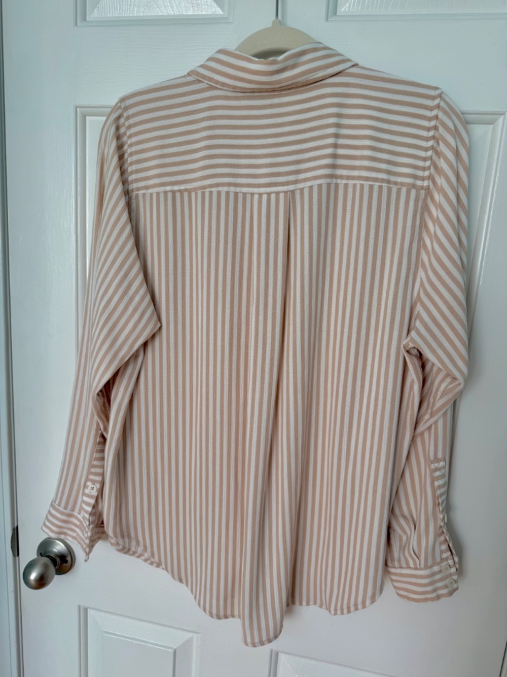 Torrid | Lizzie Button-Up Shirt | Color: Rocker Stripe Cement | Size: 0 12 Large - Picture 4 of 8